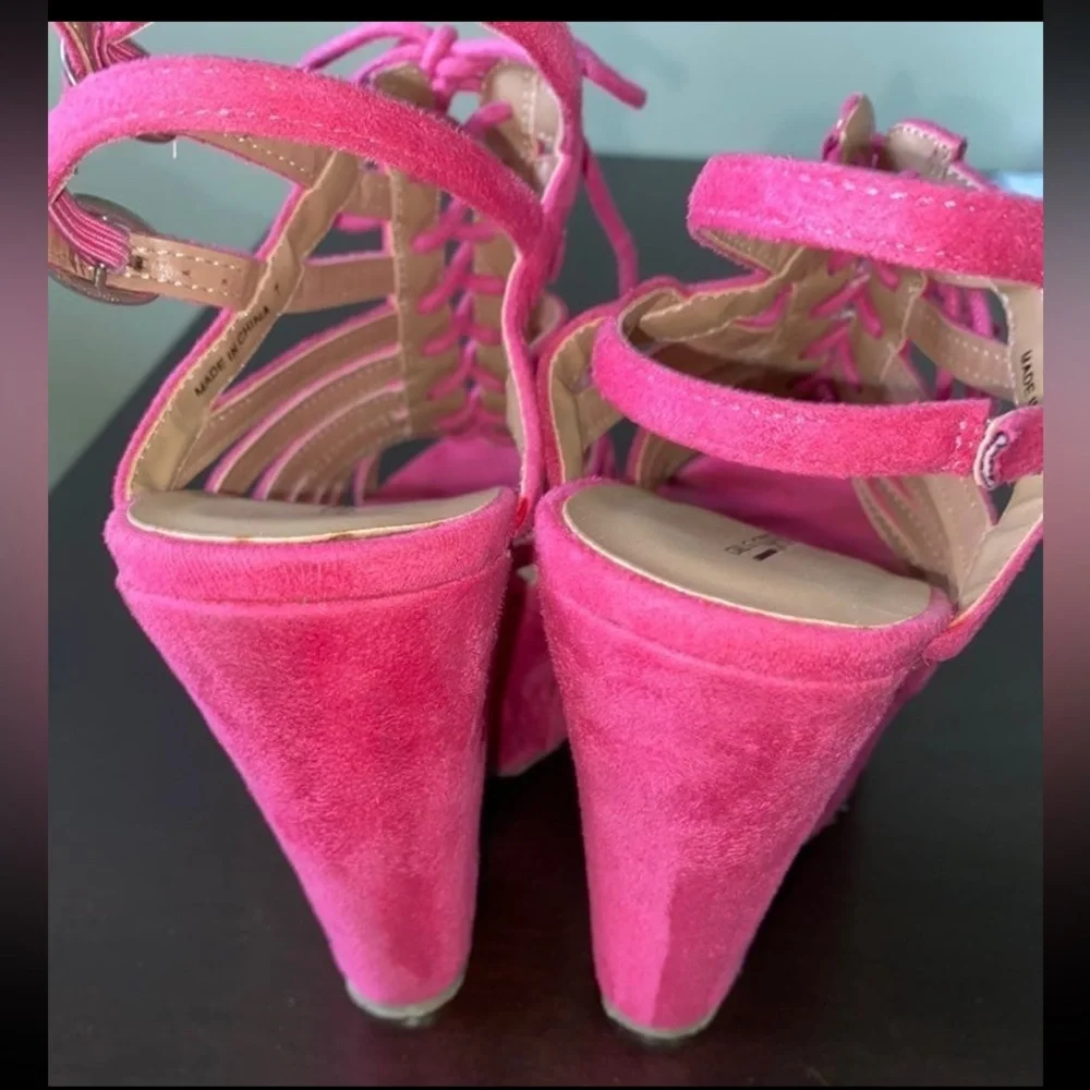 Call It Spring Women’s Hot Pink Suede Lace-Up Platform Heels Size 7.5